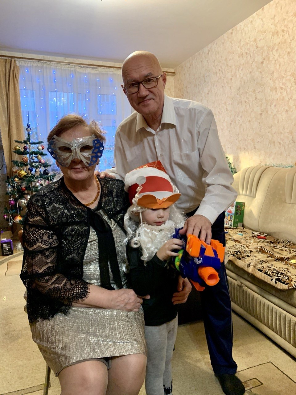 2019 · Встречает Новый год с внуком Артёмом